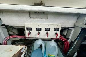 29 Partner Ship 2003 Cruisers 3772 Engine Room 2 Medium