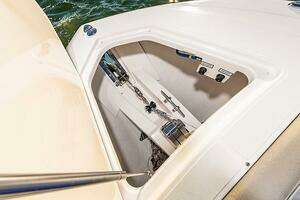 2023 Tiara Yachts 38 LS thumbnail 27