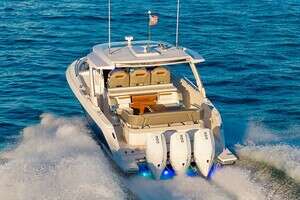 2023 Tiara Yachts 38 LS thumbnail 1