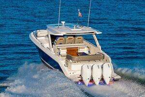 2023 Tiara Yachts 38 LS thumbnail 49