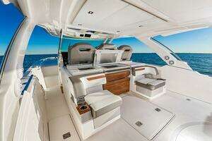 2023 Tiara Yachts 38 LS thumbnail 14