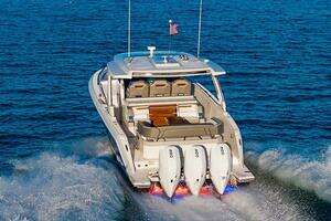 2023 Tiara Yachts 38 LS thumbnail 50