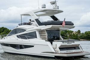 55FT (16.76M) GALEON Worth Avenue Yachts