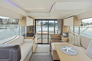 2022 Prestige 420 FLybridge SO FLY Salon