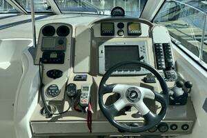 2008 Cruisers Yachts 390 Sport Coupe thumbnail 10