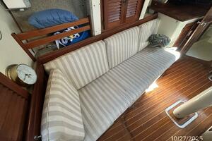 36' S2 salon starboard seating2