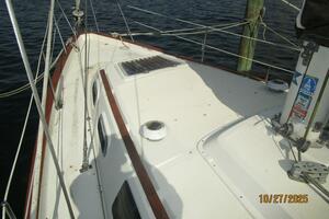 36' S2 foredeck1