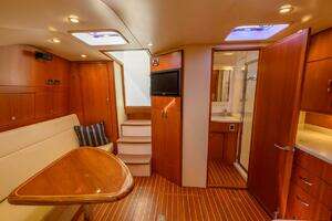 2013 Cabo 40 Hardtop Express thumbnail 4