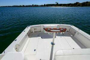 2013 Cabo 40 Hardtop Express thumbnail 17