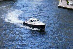 2003 Hinckley 36 Picnic Boat EP thumbnail 2