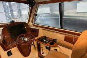 2003 Hinckley 36 Picnic Boat EP thumbnail 7