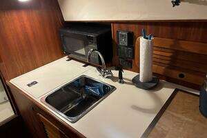 2003 Hinckley 36 Picnic Boat EP thumbnail 9