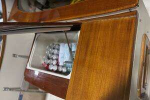 2003 Hinckley 36 Picnic Boat EP thumbnail 11