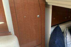 2005 Sea Ray 340 Sundancer thumbnail 4