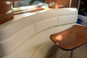 2005 Sea Ray 340 Sundancer thumbnail 10
