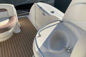 2005 Sea Ray 340 Sundancer thumbnail 16