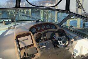 2005 Sea Ray 340 Sundancer thumbnail 12