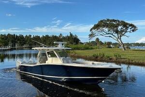 35FT (10.67M) SCOUT Worth Avenue Yachts