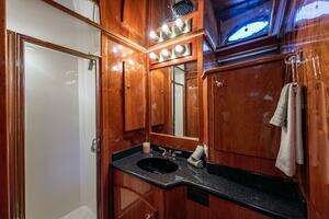 2001 Navigator 61 Pilothouse thumbnail 33