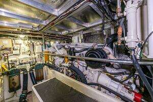 2001 Navigator 61 Pilothouse thumbnail 38