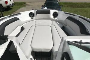 29ft Rinker Yacht For Sale