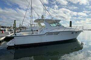 2001 Tiara Yachts 4300 Open thumbnail 1