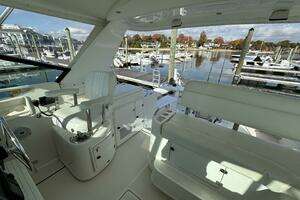 2001 Tiara Yachts 4300 Open thumbnail 22