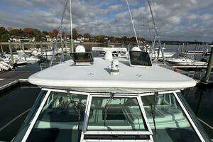 2001 Tiara Yachts 4300 Open thumbnail 24