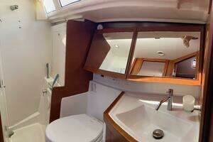 2012 Beneteau Oceanis ICW thumbnail 26