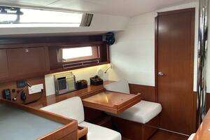 2012 Beneteau Oceanis ICW thumbnail 27