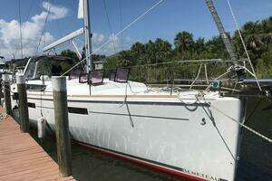 2012 Beneteau Oceanis ICW thumbnail 4