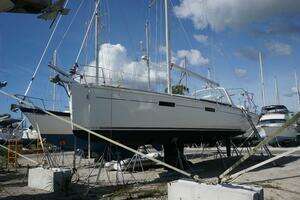 2012 Beneteau Oceanis ICW thumbnail 2
