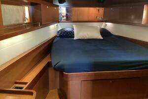 2012 Beneteau Oceanis ICW thumbnail 22