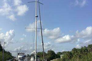2012 Beneteau Oceanis ICW thumbnail 16