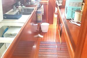 KULEANA 42ft Beneteau Yacht For Sale