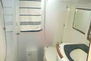 2003 Beneteau Center Cockpit thumbnail 27