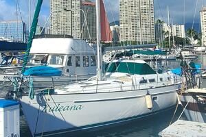 KULEANA 42ft Beneteau Yacht For Sale