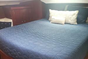 KULEANA 42ft Beneteau Yacht For Sale