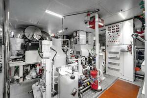 L A U L 130ft Extra Yachts Yacht For Sale