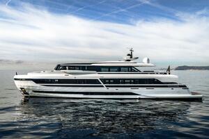L A U L 130ft Extra Yachts Yacht For Sale