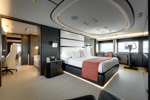 L A U L 130ft Extra Yachts Yacht For Sale