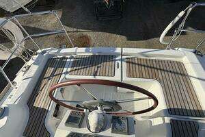 2008 Beneteau thumbnail 40