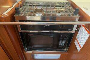 2008 Beneteau thumbnail 44