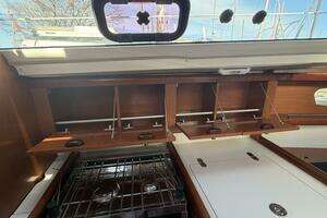 2008 Beneteau thumbnail 48