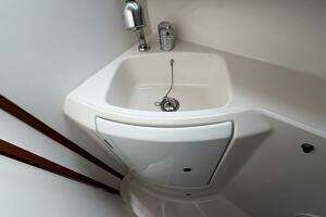 2008 Beneteau thumbnail 78