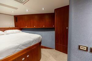 2006 Jim Smith 68 Convertible- Forward Stateroom