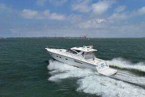 2001 Tiara Yachts 52 Sport Yacht thumbnail 5