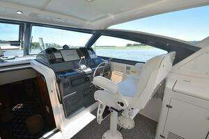 2001 Tiara Yachts 52 Sport Yacht thumbnail 3