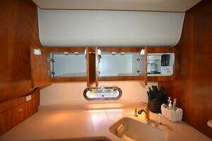 2001 Tiara Yachts 52 Sport Yacht thumbnail 23
