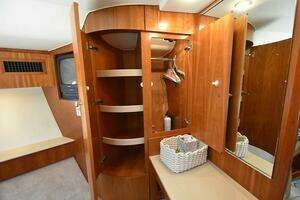 2001 Tiara Yachts 52 Sport Yacht thumbnail 7